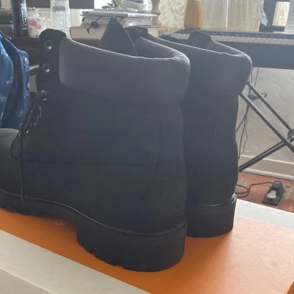 Timberland Premium Black Leather Boots 6inch - Picture 5 of 5